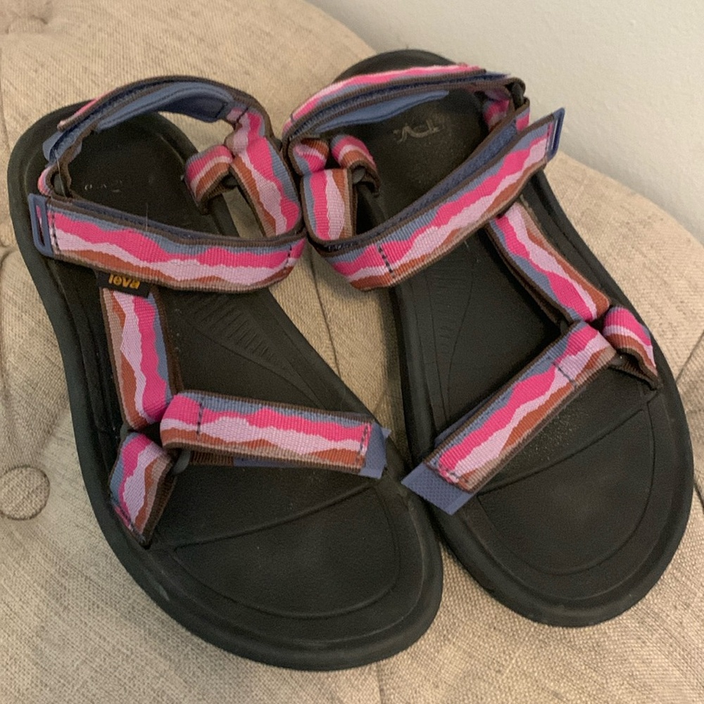 Teva like new size 9